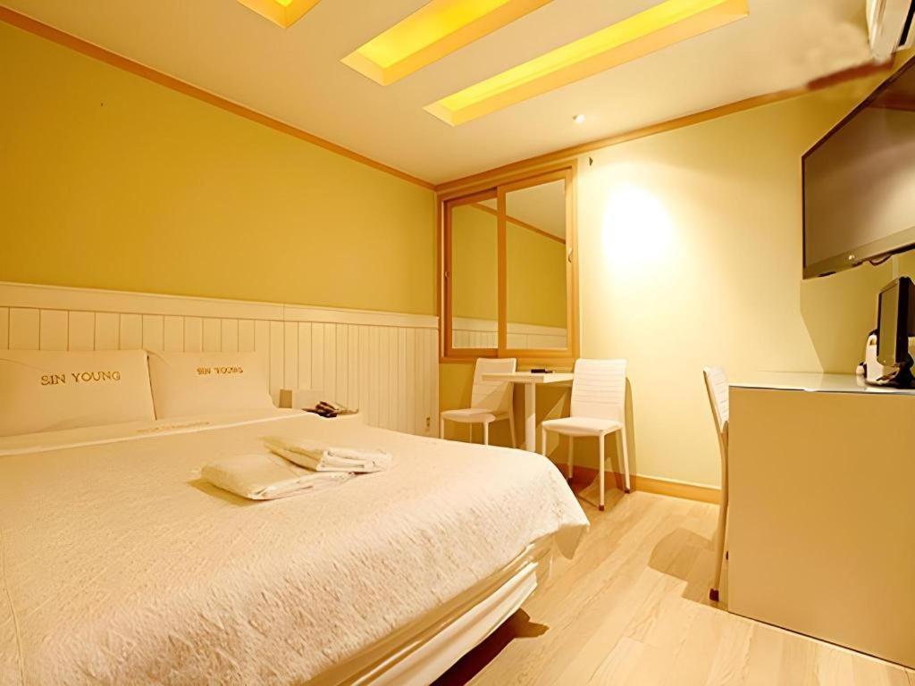 Sinyoung Motel โซล ภายนอก รูปภาพ