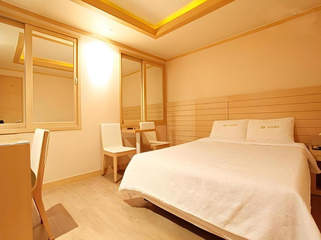 Sinyoung Motel โซล ภายนอก รูปภาพ