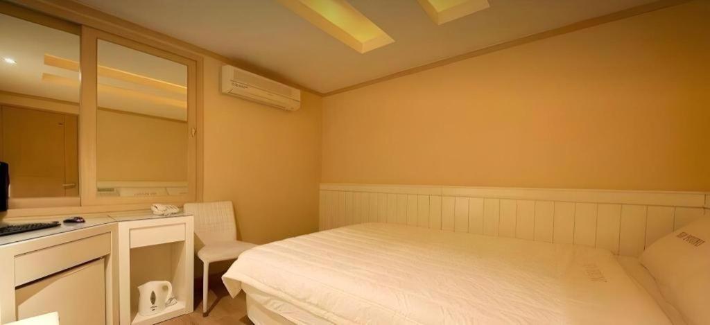 Sinyoung Motel โซล ภายนอก รูปภาพ